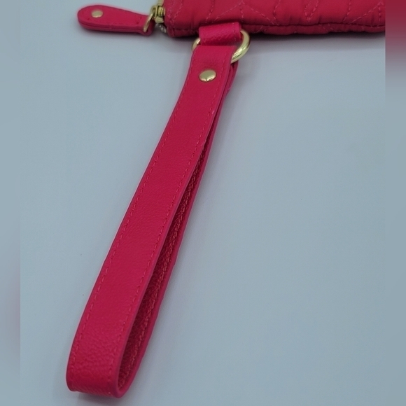 Betsey Johnson Barbie Pink Quilted Lip Wristlet NEW #671 - Picture 5 of 16